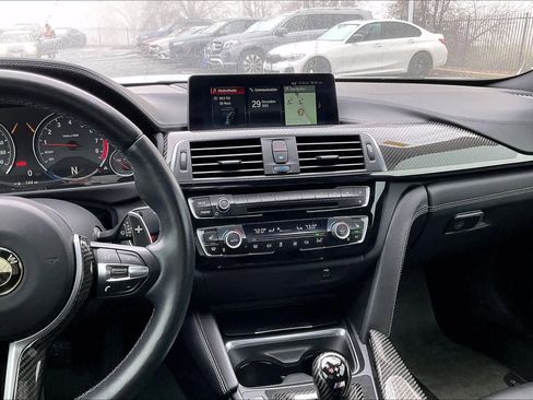 Used 2018 BMW M4 Coupe image 9