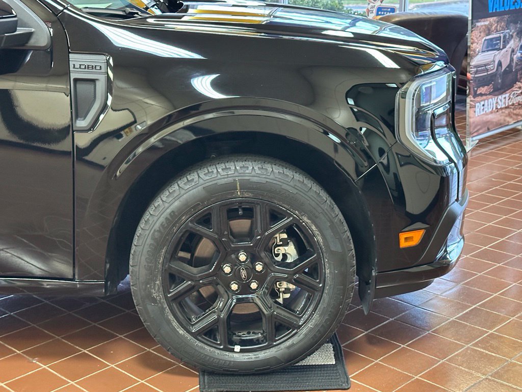 Used 2025 Ford Maverick Lobo AWD/4WD image 40