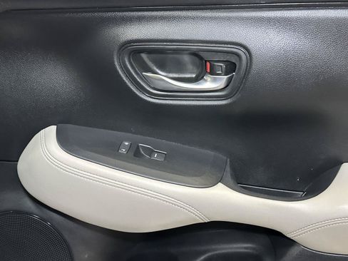 Used 2024 Honda HR-V LX image 37