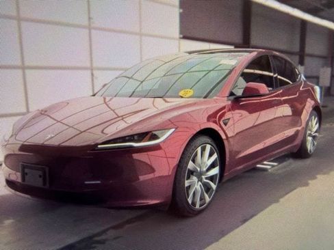 Used 2025 Tesla Model 3 Long Range RWD image 2
