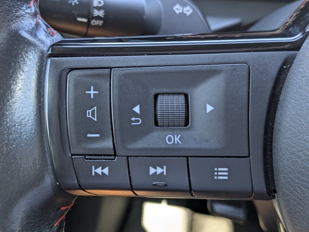 Used 2025 Nissan Kicks SR AWD/4WD image 21