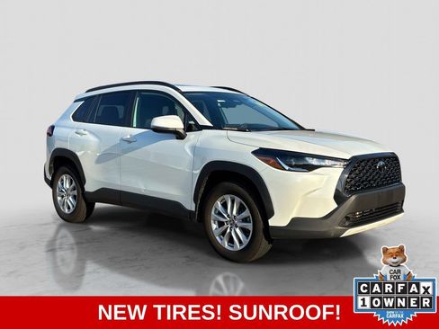Used 2024 Toyota Corolla Cross LE w/ Moonroof Package AWD/4WD image 25