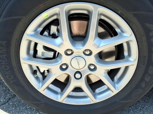 New 2027 Chrysler Pacifica Select FWD image 11