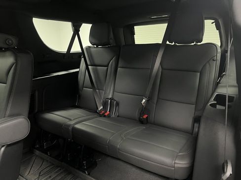 Used 2025 Chevrolet Suburban High Country image 43