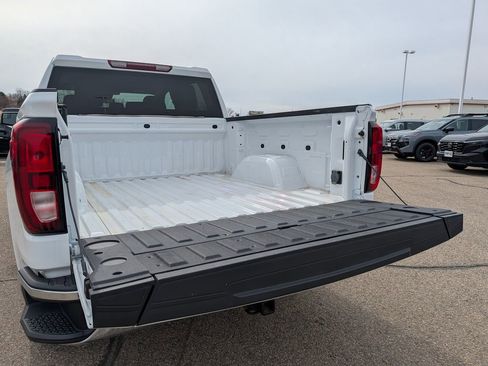 Used 2024 GMC Sierra 1500 SLE AWD/4WD image 18