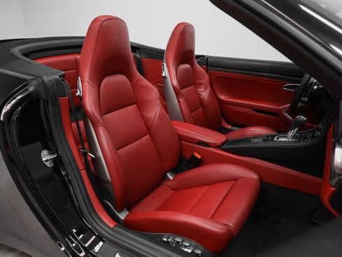 Certified 2017 Porsche 911 Carrera RWD image 24