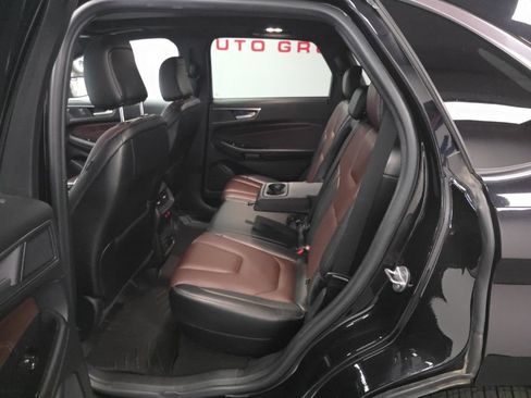 Used 2020 Ford Edge Titanium w/ Equipment Group 301A AWD/4WD image 25