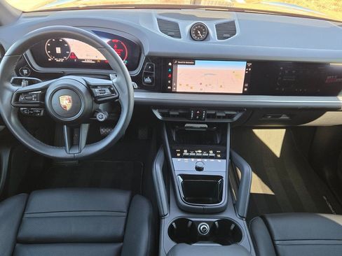 Certified 2025 Porsche Cayenne image 37