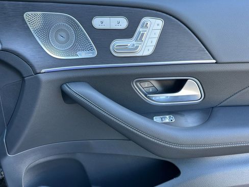 New 2026 Mercedes-Benz GLS 580 4MATIC image 19