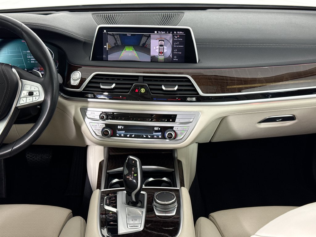 Used 2022 BMW 740i w/ Premium Package RWD image 14