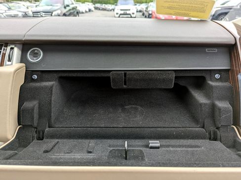 Used 2016 Land Rover Range Rover HSE image 33