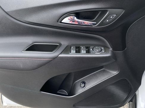 Used 2022 Chevrolet Equinox RS image 14
