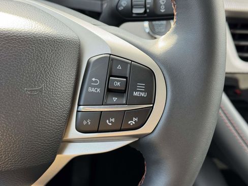 Used 2025 Ford Explorer Active image 20