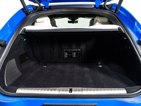 Certified 2025 Ferrari Purosangue Base image 32