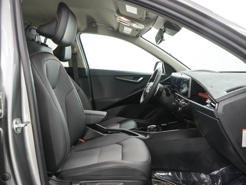 Used 2024 Kia Niro Wind w/ Wind Preserve Package FWD image 11