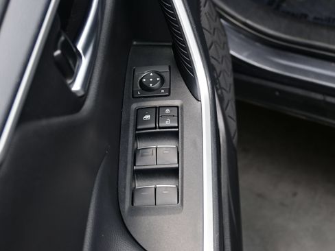 Used 2025 Toyota RAV4 XLE AWD/4WD image 10