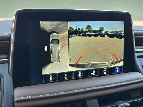 Used 2024 Chevrolet Suburban High Country AWD/4WD image 27