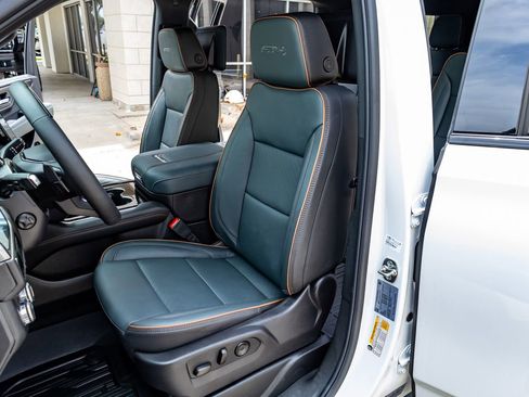 Used 2026 GMC Yukon XL AT4 w/ AT4 Premium Plus Package AWD/4WD image 29
