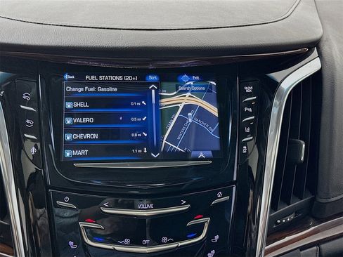 Used 2015 Cadillac Escalade Luxury image 14