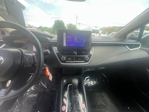 Used 2024 Toyota Corolla LE FWD image 32