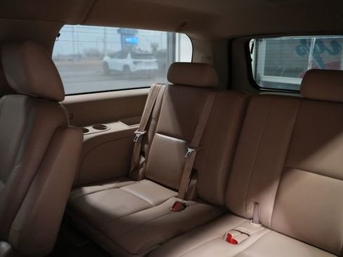 Used 2012 GMC Yukon XL Denali image 16