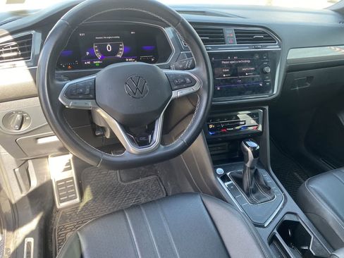 Used 2023 Volkswagen Tiguan SE R-Line FWD image 9