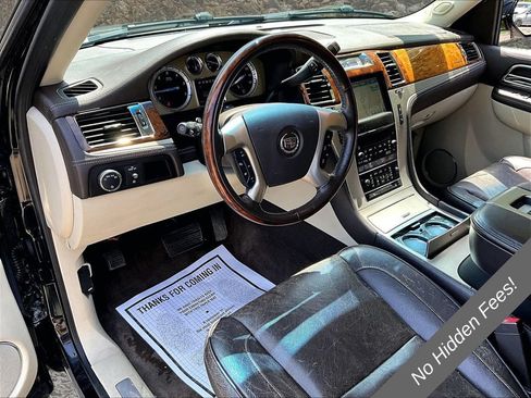 Used 2011 Cadillac Escalade Platinum AWD/4WD image 12