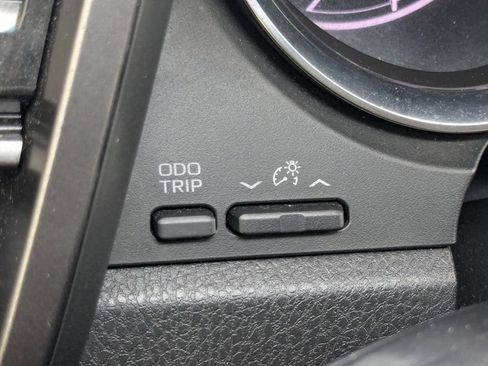 Used 2019 Toyota Camry SE FWD image 31