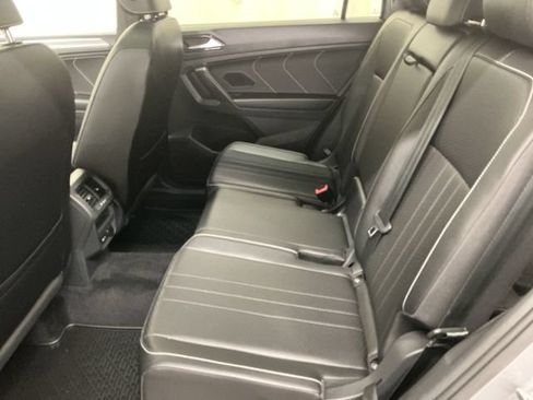 Used 2022 Volkswagen Tiguan SE R-Line AWD/4WD image 38