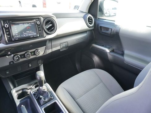 Used 2019 Toyota Tacoma SR5 image 31