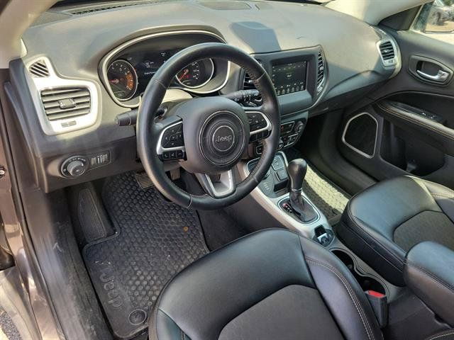 Used 2019 Jeep Compass Latitude w/ Popular Equipment Group AWD/4WD image 2