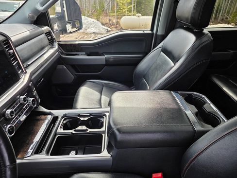 Used 2024 Ford F350 Lariat w/ Lariat Ultimate Package AWD/4WD image 30