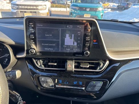 Used 2020 Toyota C-HR LE image 24