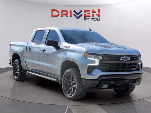 Used 2025 Chevrolet Silverado 1500 LT Trail Boss w/ Convenience Package II image 7