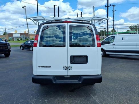 Used 2019 Chevrolet Express 2500 w/ Driver Convenience Package RWD image 4