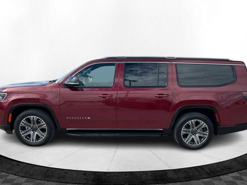 Used 2023 Jeep Wagoneer L Series II image 2