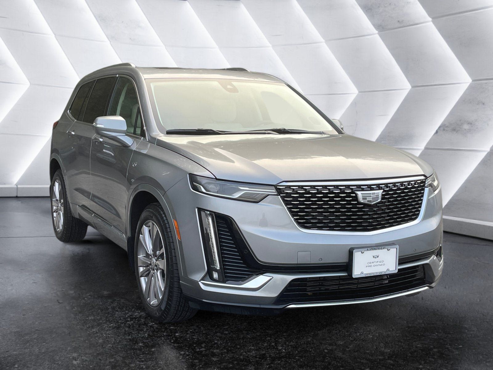 Certified 2025 Cadillac XT6 Premium Luxury w/ LPO, Floor Liner Package AWD/4WD image 8