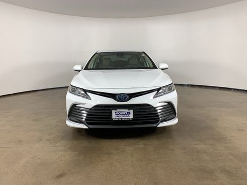 Used 2023 Toyota Camry LE image 3