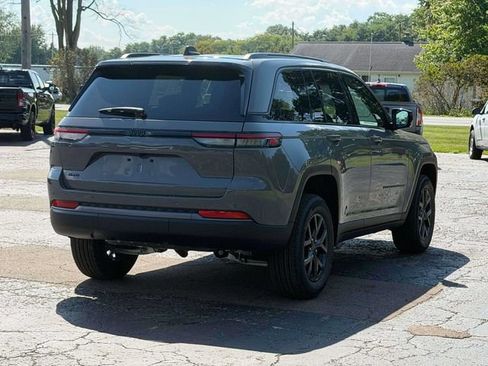 New 2027 Jeep Grand Cherokee Altitude AWD/4WD image 29