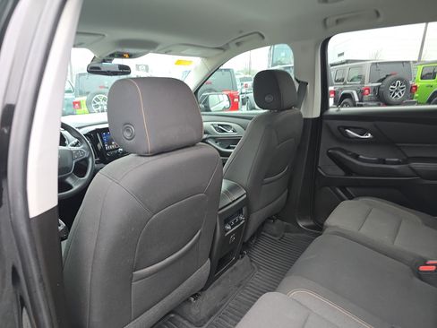 Used 2021 Chevrolet Traverse LS image 17