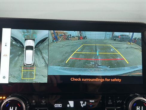 New 2026 Toyota Highlander Platinum image 13