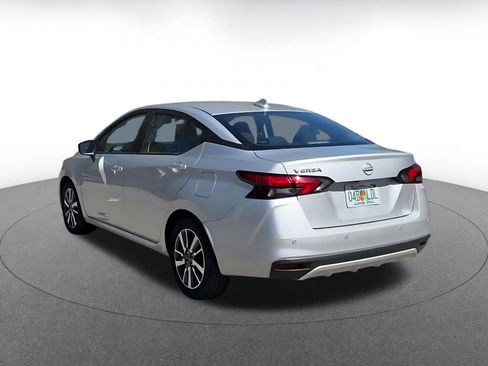 Used 2025 Nissan Versa SV image 11