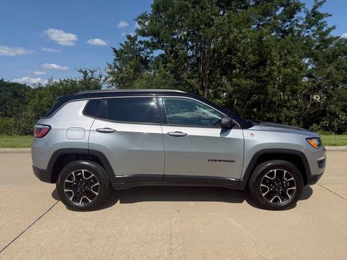 Used 2020 Jeep Compass Trailhawk AWD/4WD image 2