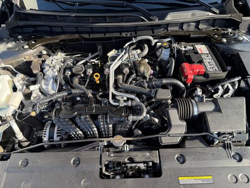 Used 2025 Nissan Altima 2.5 SV FWD image 32