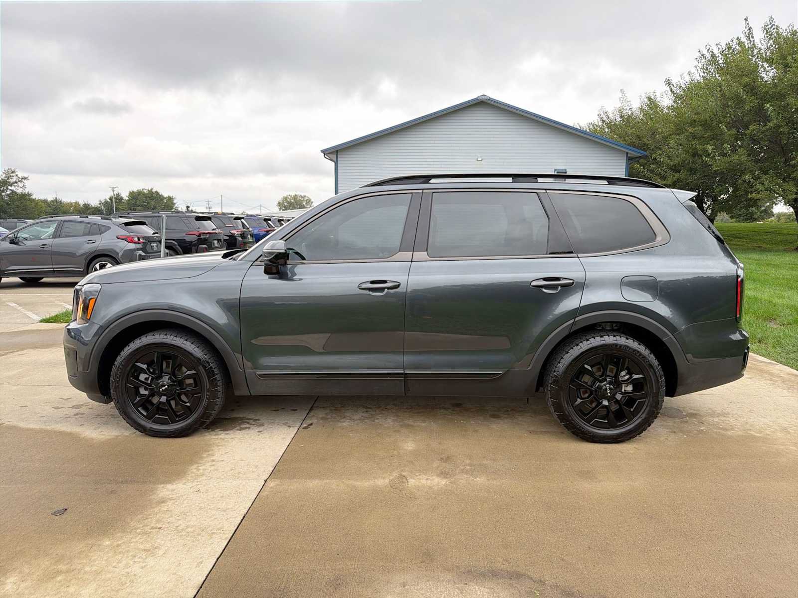 Used 2024 Kia Telluride SX Prestige X-Pro AWD/4WD image 3