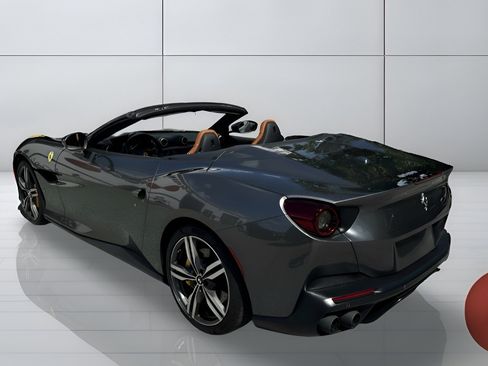Used 2019 Ferrari Portofino RWD image 2