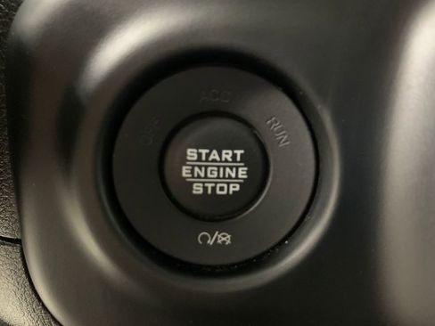 Used 2020 Jeep Gladiator Overland image 16