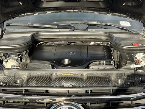 Used 2025 Mercedes-Benz GLS 450 4MATIC image 33