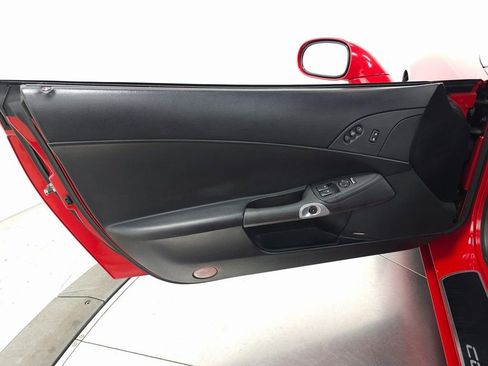 Used 2006 Chevrolet Corvette Convertible w/ Preferred Equipment Group image 17