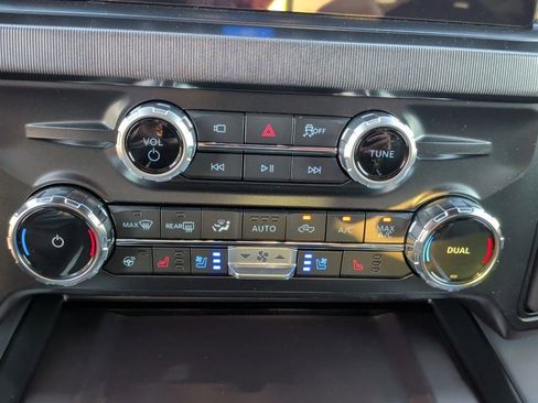 New 2026 Ford F250 Platinum image 32